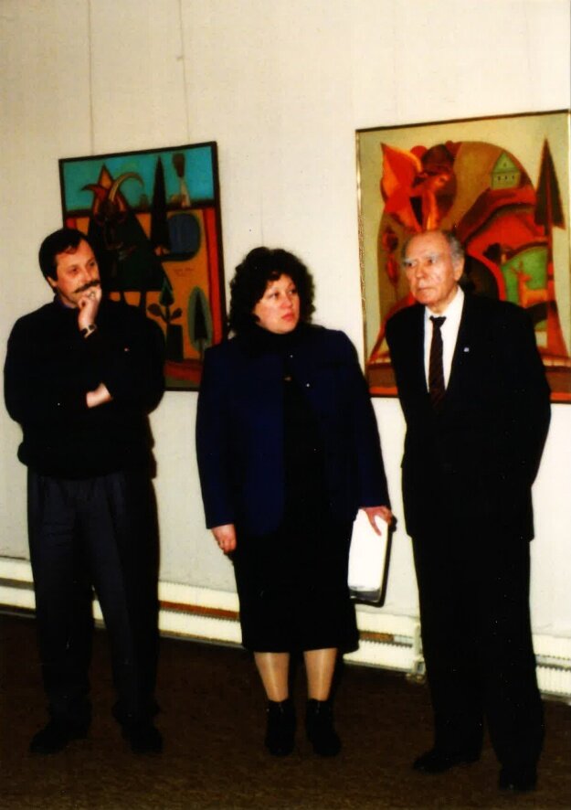 Василий Алексеевич Пушкарёв на открытии выставки (справа). Начало 2000-х