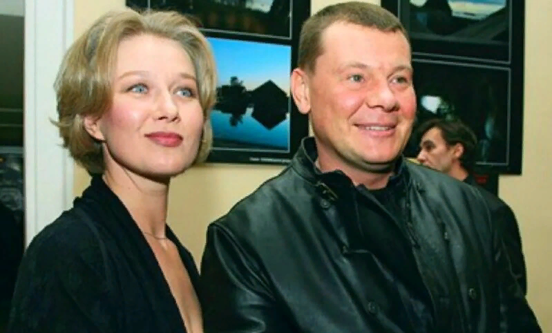 Михайлова и Галкин познакомились весной 1998 года. Дарья тогда ставила спектакль по роману Достоевского «Братья Карамазовы» «Дело №...» и искала актёра на роль Мити.