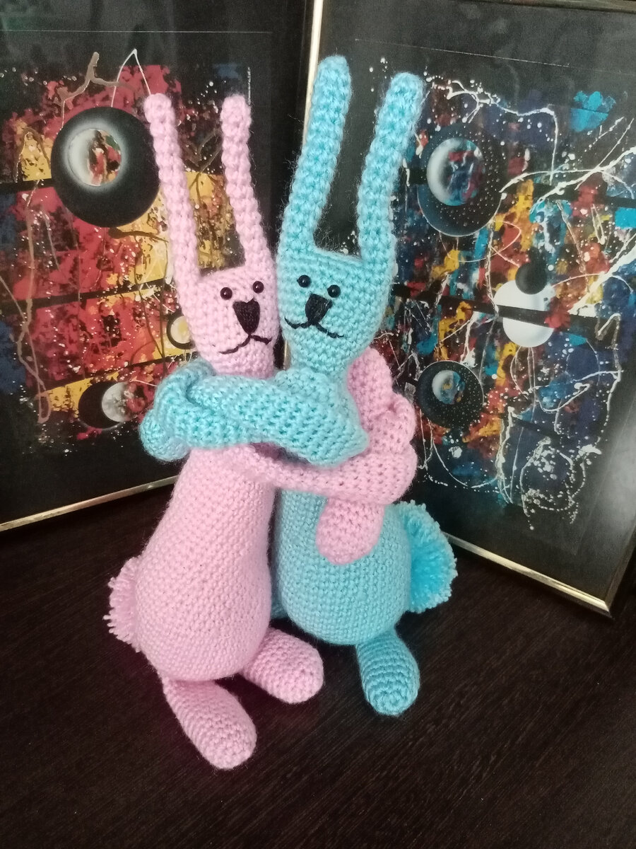 Мои зайцы-обнимайцы.