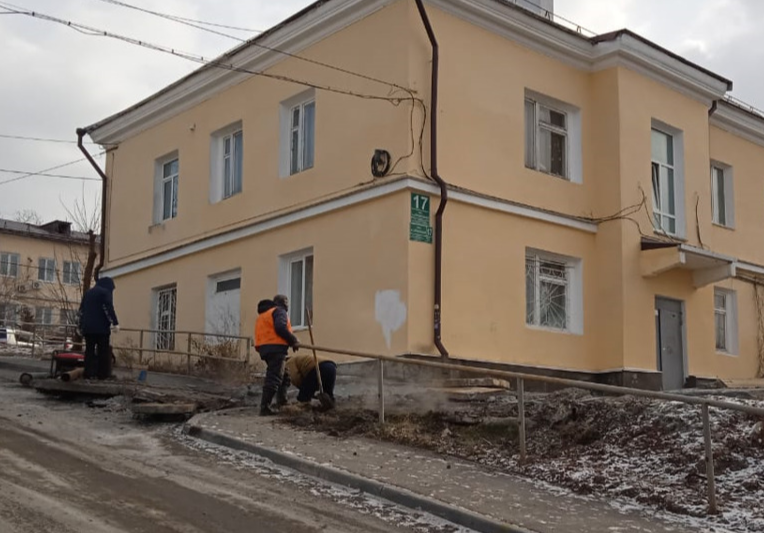 Порыв теплотрассы на 3-й Строительной во Владивостоке ликвидировали