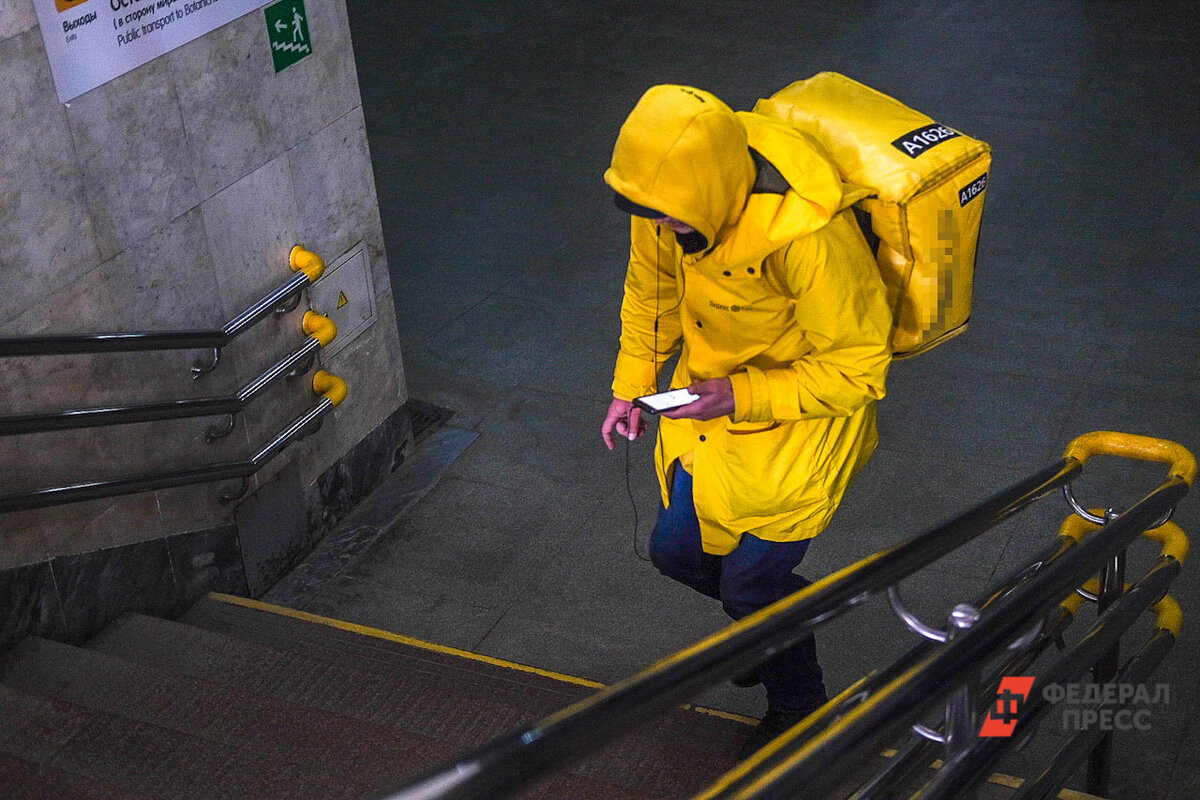 Столичный курьер может получать до 200 тысяч рублей.  Фото: ФедералПресс / Полина Зиновьева