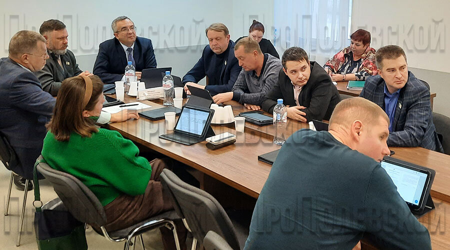 Депутаты рекомендовали администрации округа в контрактах на вывоз мусора после субботников чётко обозначить сроки выполнения и штрафные санкции в случае их нарушения