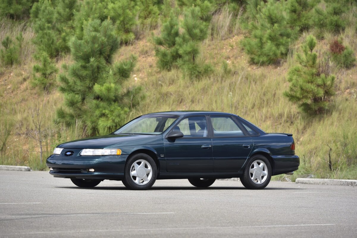 Ford Taurus SHO 1995 - второе поколение