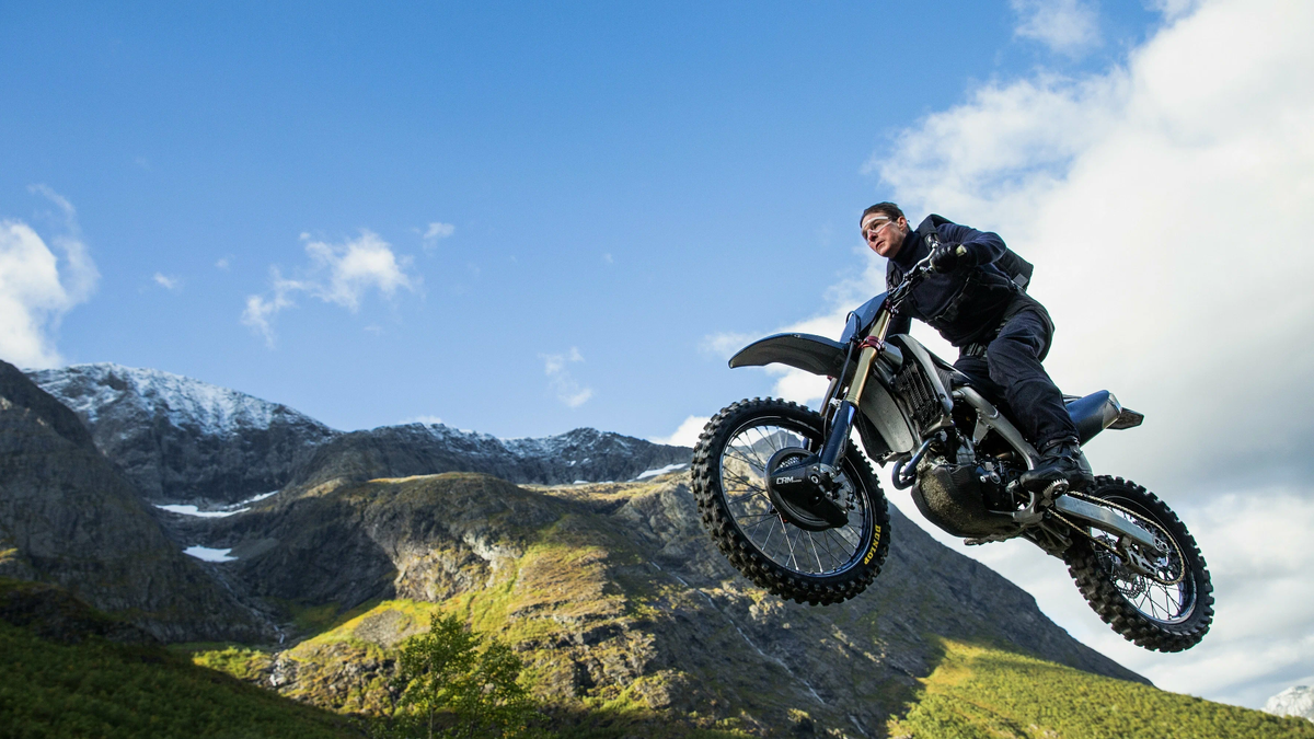 Том Круз в фильме "Миссия невыполнима: Смертельная расплата. Часть первая" 