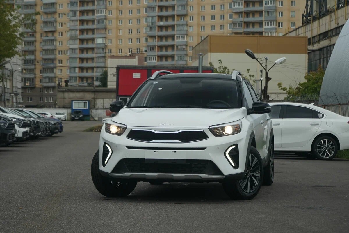 В Россию привезли новые кроссоверы B-класса Kia Stonic. Сколько стоит?  Обзор | Avto Tema | Дзен