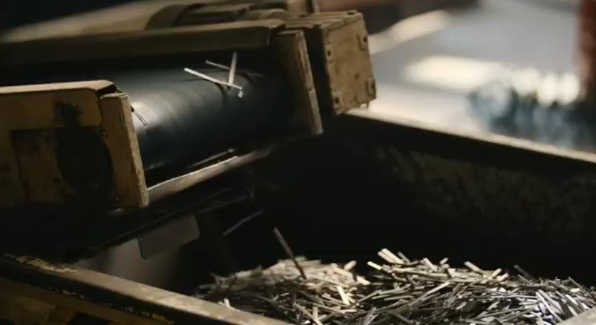 Рабочий момент производства дверей СТОПДВЕРИ