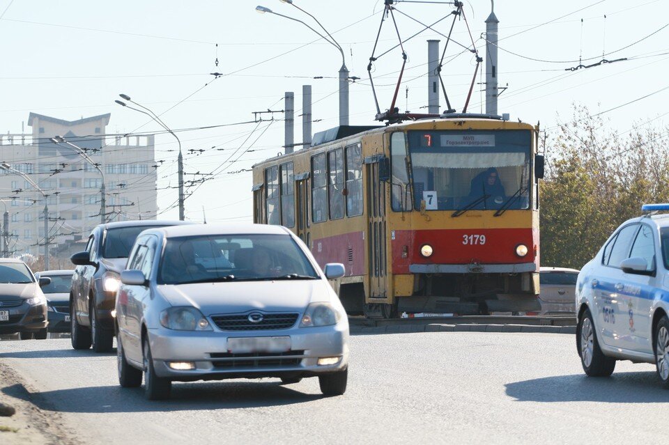    Движение по мосту у Нового рынка откроют 30 ноября Олег УКЛАДОВ