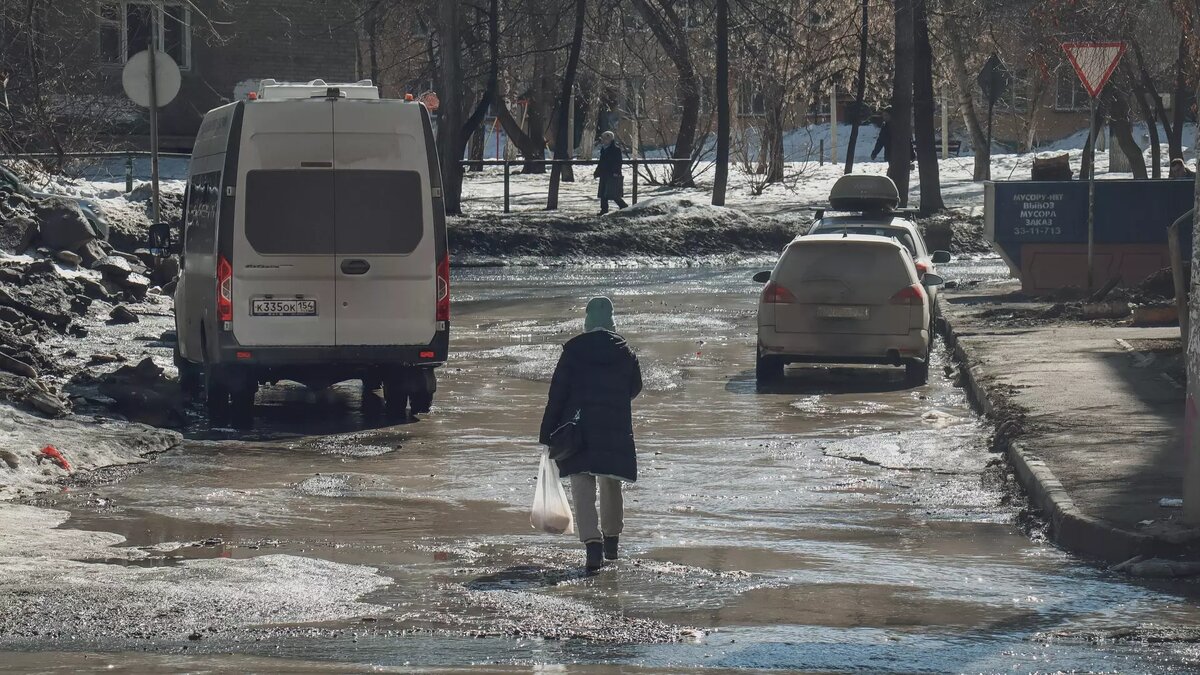     В Ростове запретят движение транспорта по улице 1-й Луговой на два месяца, об этом сообщили в пресс-службе администрации города.