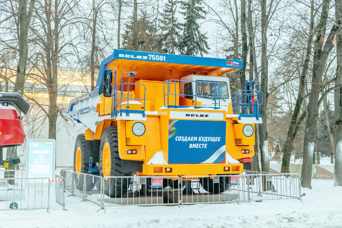 5. трактора минского тракторного завода белоруссии. мтз 3522 пвом. техника беларусь 3. трактор беларусь 952.