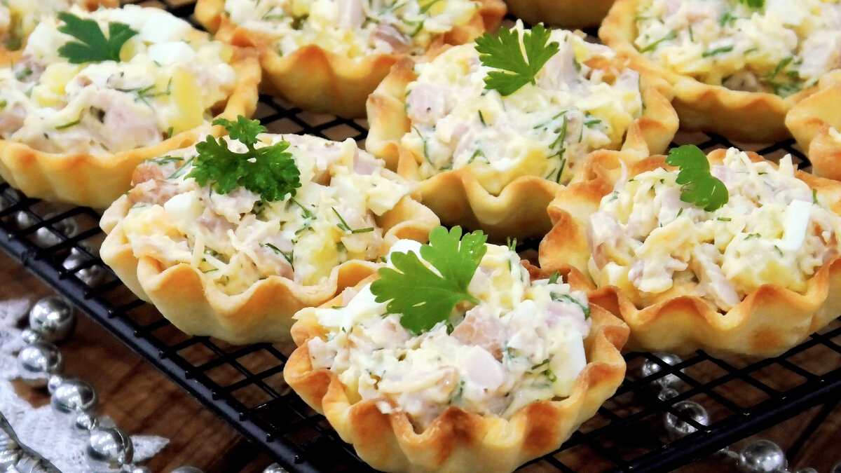 Ажурные картофельные тарталетки со шпротами и сливочным сыром. ВкусоТория. Терри