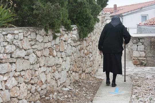    На Украине выдали повестку 86-летней женщине-медику