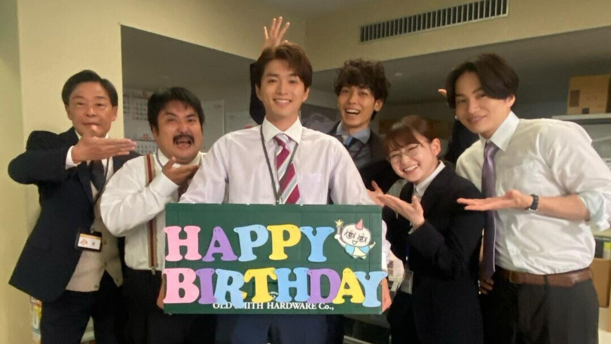 Сирасу Джина поздравляют коллеги по дораме)))