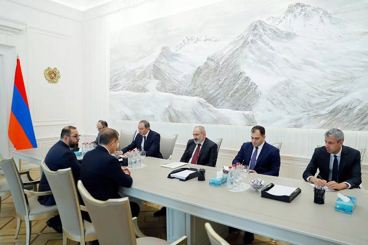 Премьер-министр Никол Пашинян принял руководителя по государственной политике стран региона компании Amazon web services Франко Спичиарелли (29 ноября 2023). Еревaн © Photo : official site of the Prime Minister of RA