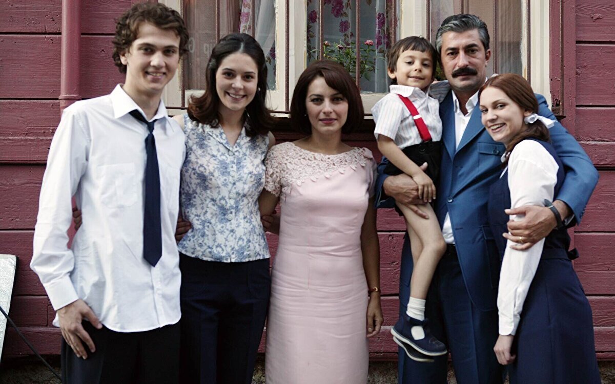 https://turkish-series-online.ru/wp-content/uploads/2023/04/besczennoe-vremya.jpg