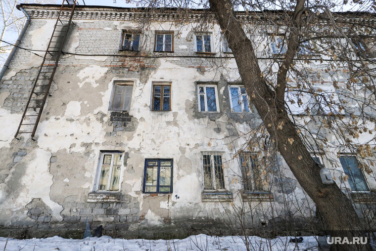    Администрация города просит жителей покинуть опасный дом (архивное фото)