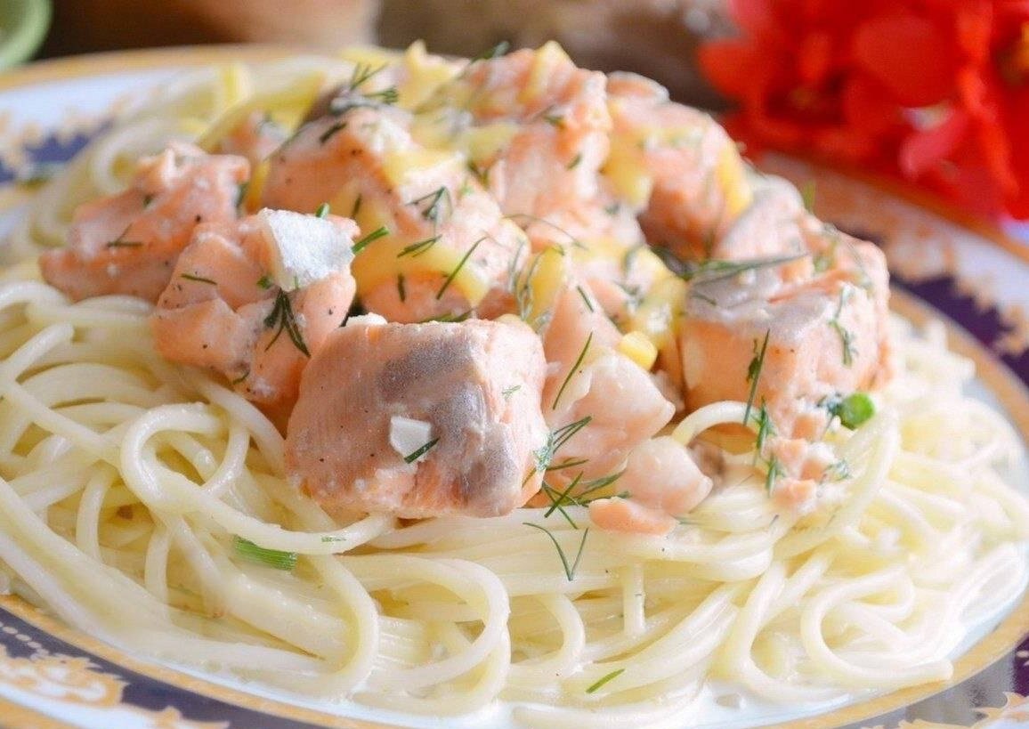 ​Спагетти с семгой в сливочном соусе