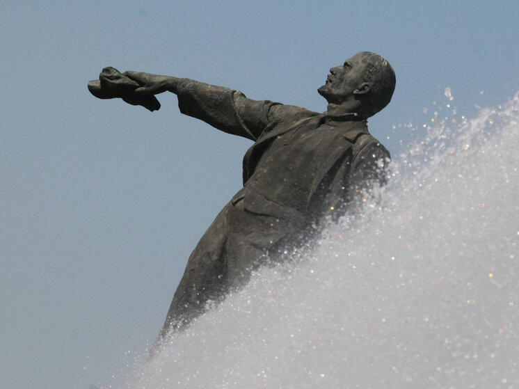     Решение о перезахоронении Ленина может принимать только высший государственный орган. Фото: Baltphoto/ Рафаэль Карапетян