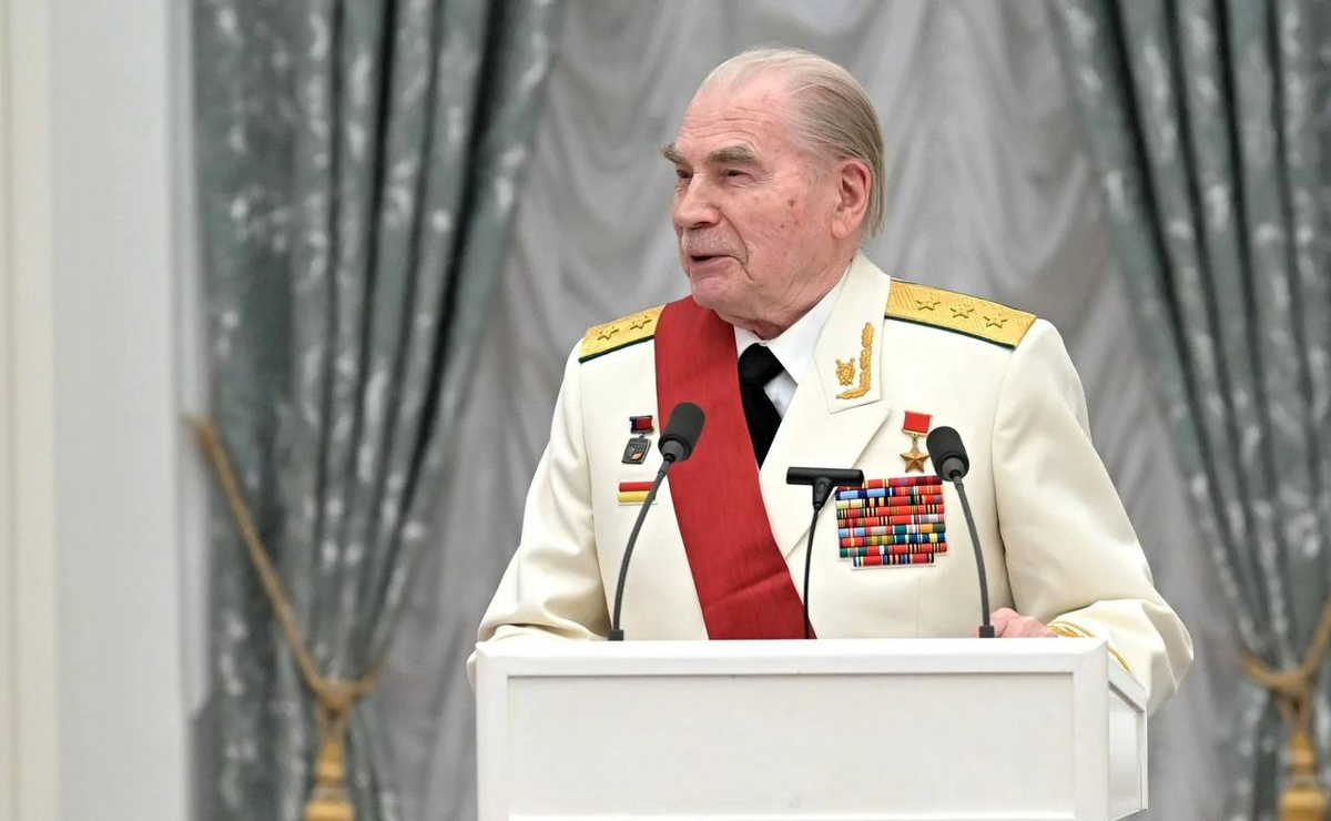 Б.В. Кравцов