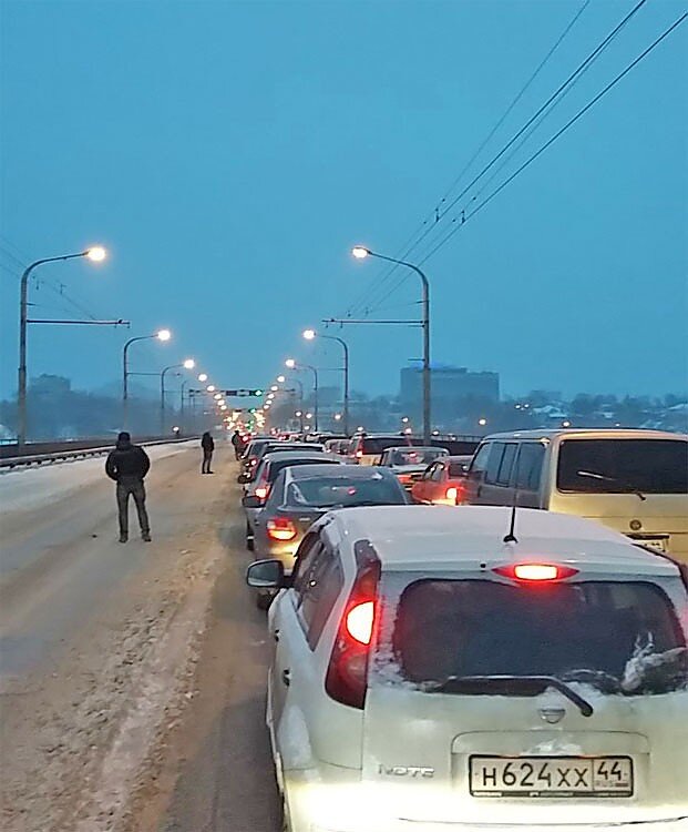 Мост, утро... В сторону города. Из открытого доступа.