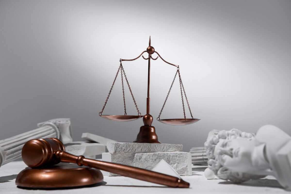 Изображение от <a href="https://ru.freepik.com/free-photo/still-life-with-the-scales-of-justice_33123999.htm#query=%D0%B2%D0%B5%D1%80%D1%85%D0%BE%D0%B2%D0%BD%D1%8B%D0%B9%20%D1%81%D1%83%D0%B4&position=25&from_view=search&track=ais&uuid=15ae802e-3072-46e1-8787-833fe0c6d730">Freepik</a>