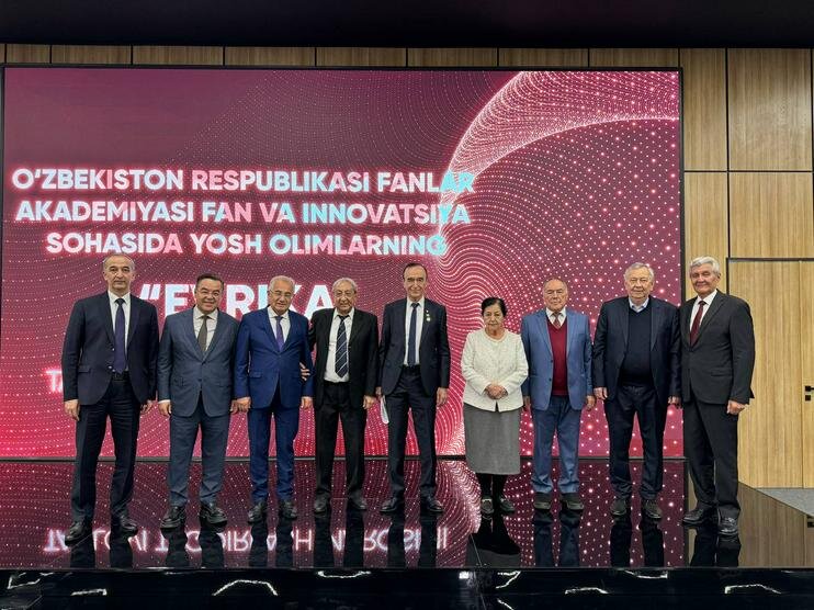 Организаторы конкурса и члены жюри. Фото пресс-службы организатора