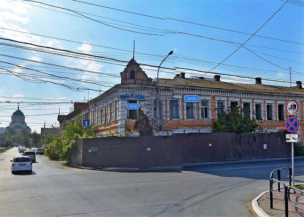 разрушенные исторические здания. реставрированное здание. реставратор строительный. реставратор старинных зданий. реставрационные работы монументальной живописи.