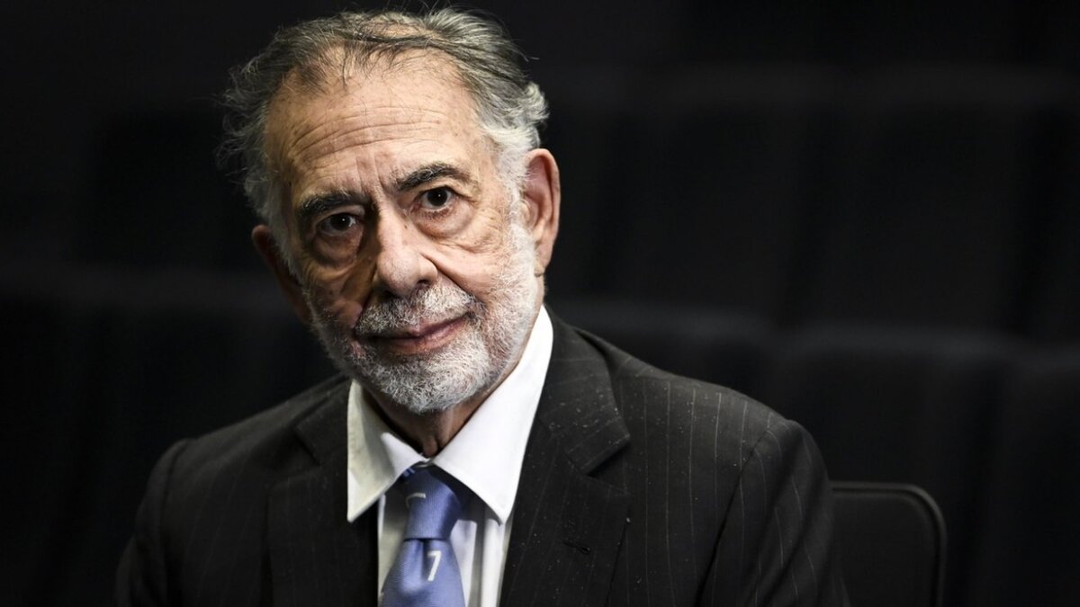 Todd phillips. роберт земекис и боб гейл. родители братьев гибб. тодд филлипс фотосессия. акира куросава фильмография.