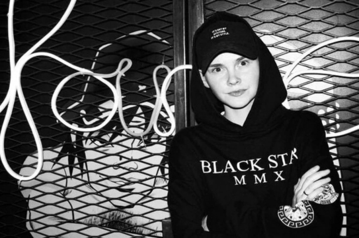    Звезда шоу «Пацанки» Анна Тихомирова избила незнакомую женщину на остановке