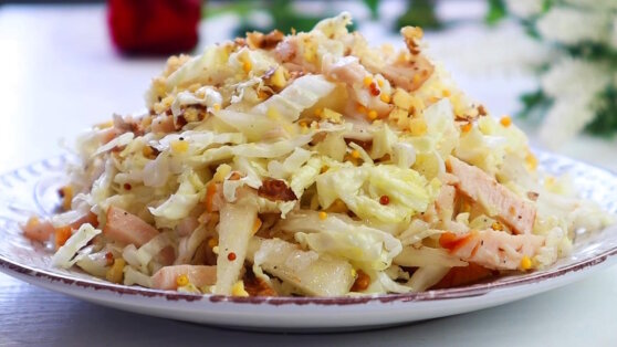    Праздничная кухня: салат с копченой курицей, пекинской капустой и грушей Роман Захаров