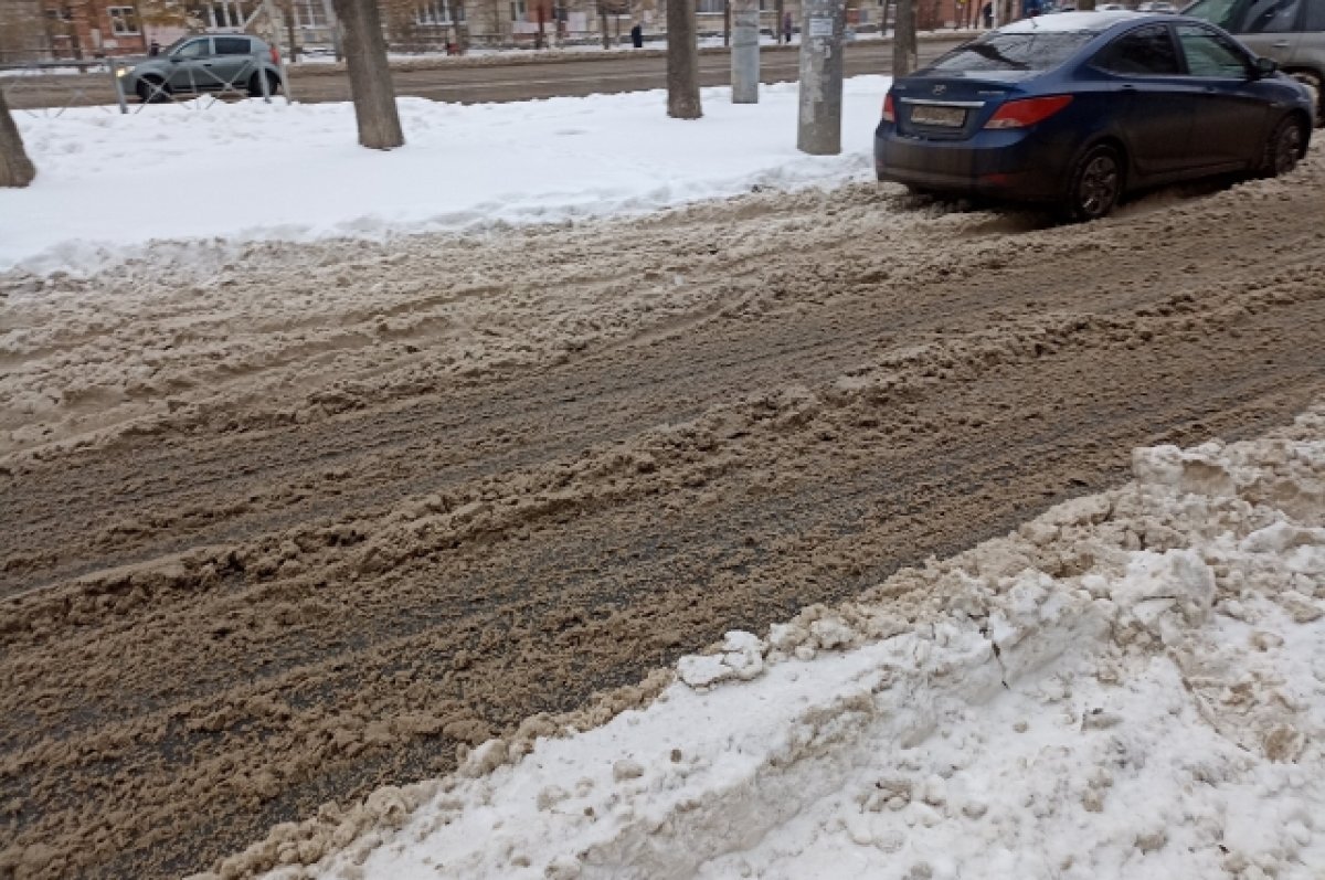    Участки автодорог заужены.