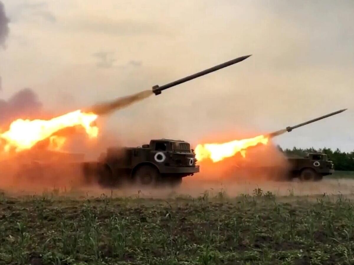    Реактивная система залпового огня "Ураган" наносит удар по позициям ВСУ в ходе специальной военной операции© РИА Новости / Пресс-служба Минобороны РФ