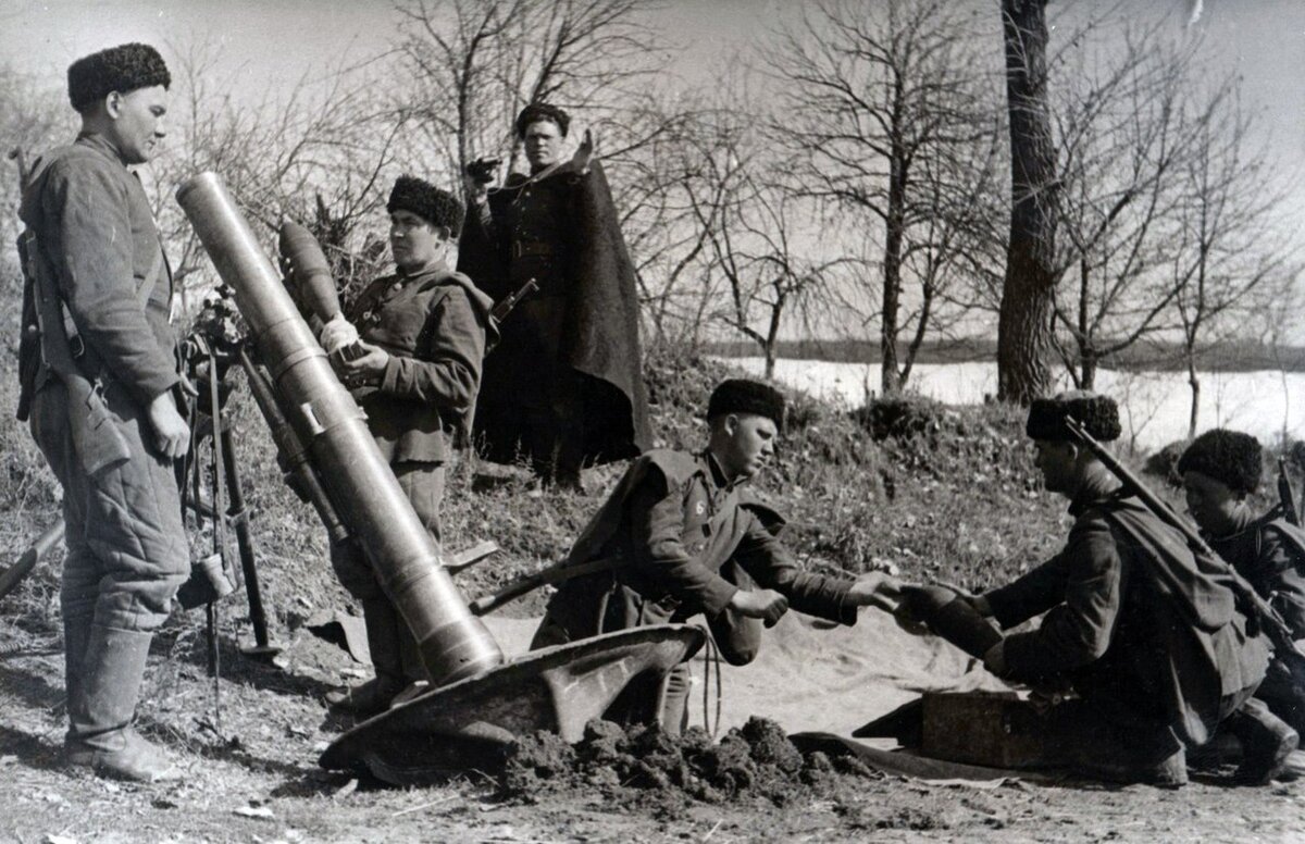 120-мм полковой миномет и расчет кавалерийского подразделения. Источник: открытый доступ