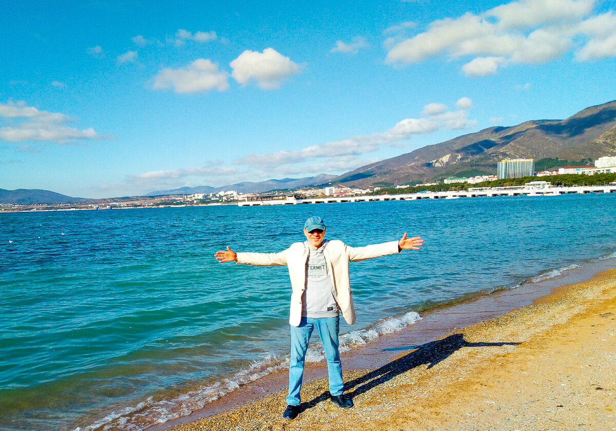 © Михаил Лекс, автор рассказа, у моря, чувствует себя по-настоящему счастливым человеком