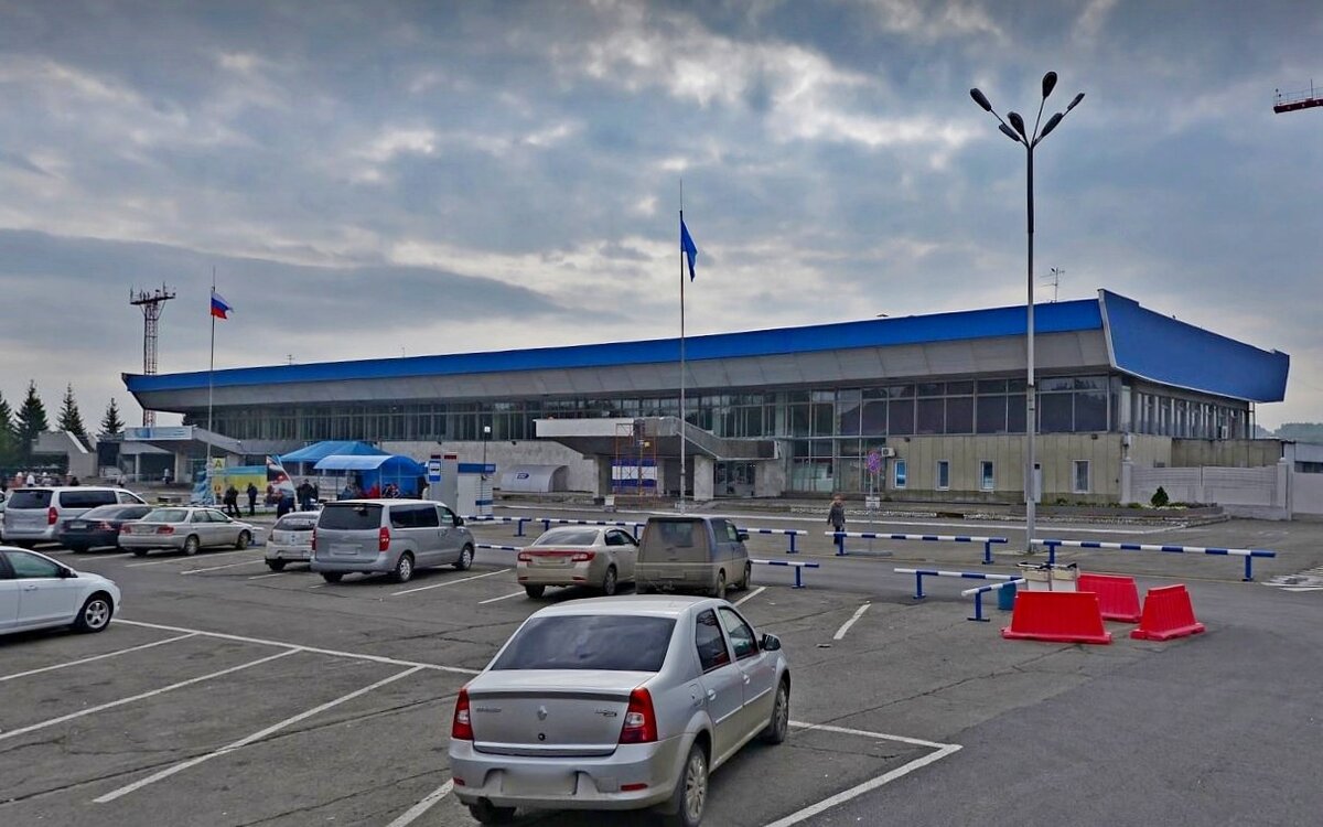 Еще старое здание аэропорта