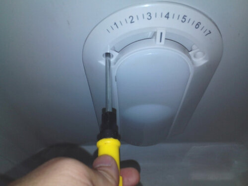 Откройте крышку комплекса лампы