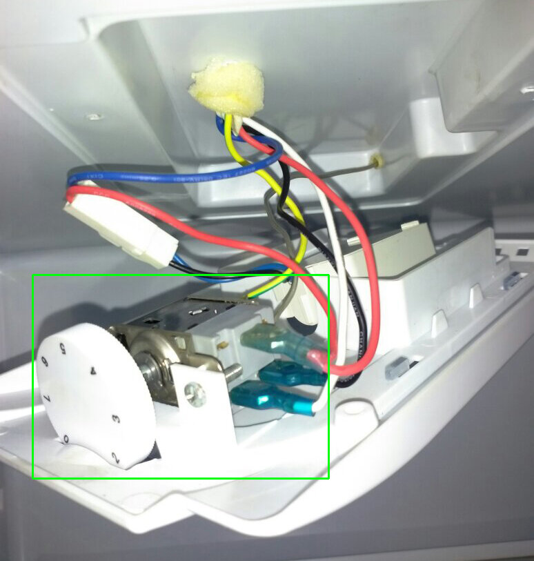 Снимите крышку лампы