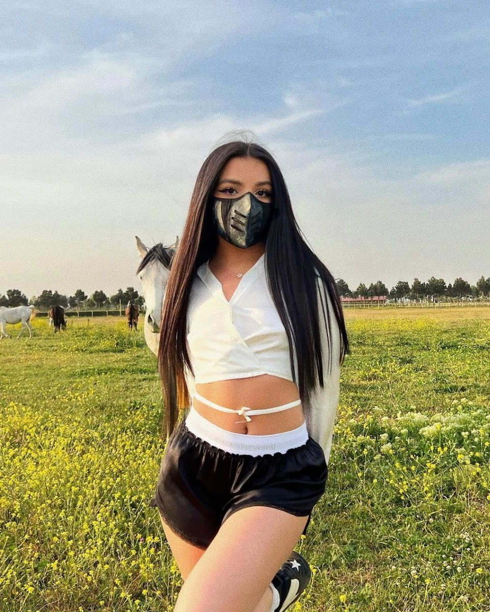 Стримерша, певица и тиктокер Амина Tenderlybae