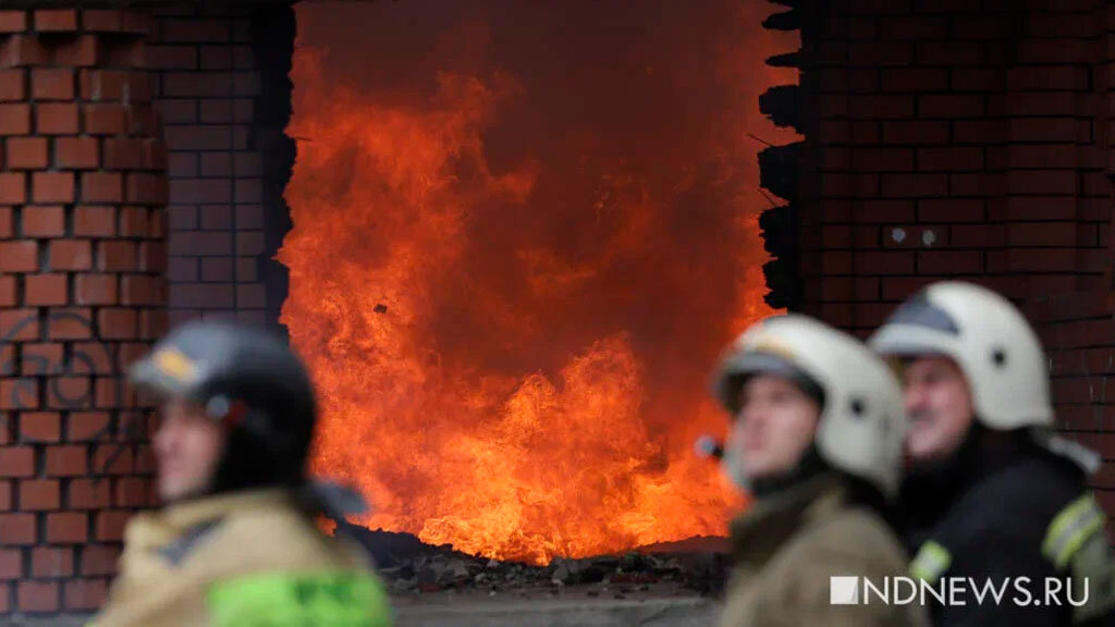 Пожар в хостеле Алматы. Горящй фото.