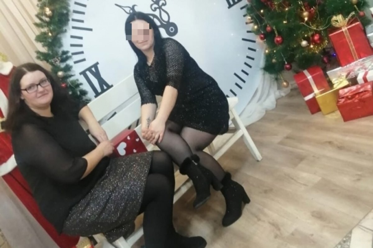 Последний Новый год в жизни Анны Кочкиной (справа).