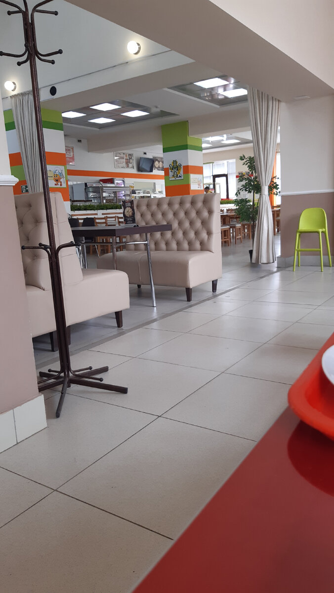 Интерьер внутри.