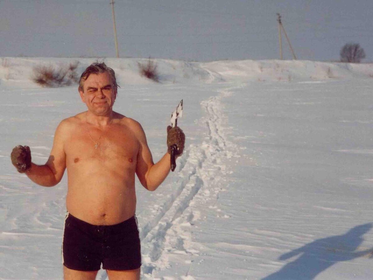 Вы видите одно тело, а мороз держит эфирное тело, на которое воздействует Ментальное