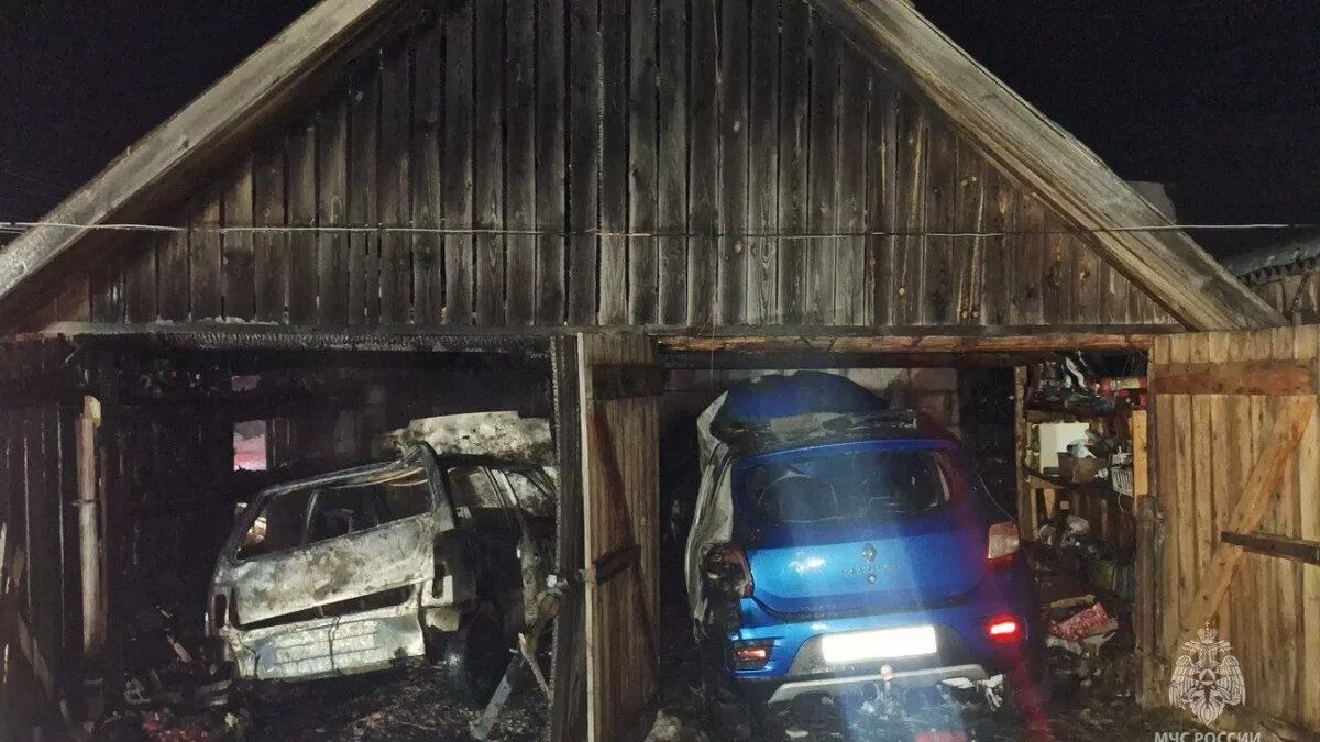     За минувшие дежурные сутки, с 29 на 30 ноября, в Удмуртии зарегистрировано 4 пожара. В двух случаях пострадали автомобили, сообщает пресс-служба Главного упрвления МЧС по республике.