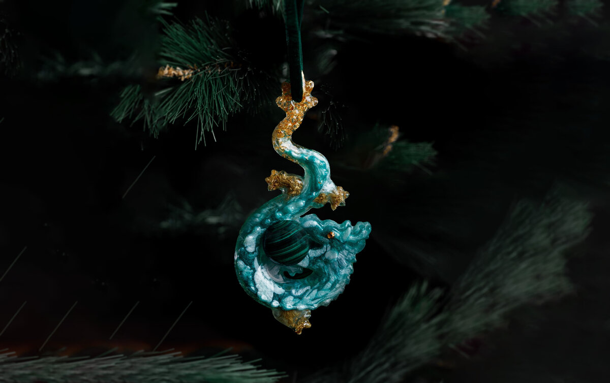 Ёлочные игрушки ручной работы - наш лидер продаж в качестве корпоративных подарков 