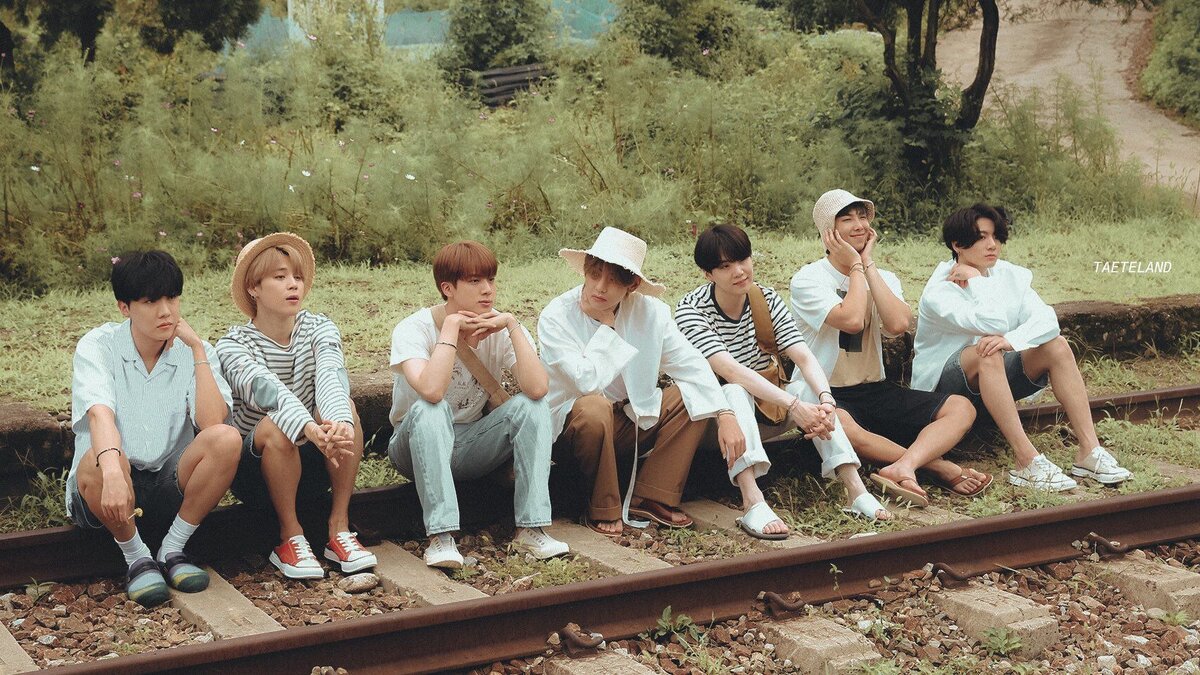 BTS-ники перешли на "военные рельсы"