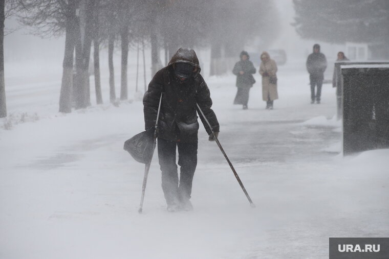    В газовой столице Ямала инвалиды с трудом попадают в свои квартиры
