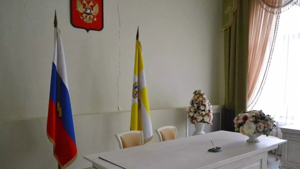     В 2015 году в здании был проведен капитальный ремонт. Во время работ не учли необходимость укрепления фундамента, — заявил глава Георгиевского округа Андрей Зайцев.