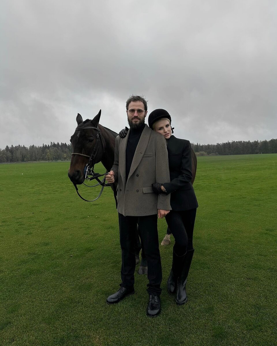 На фото: Михаил Гребенюк с женой