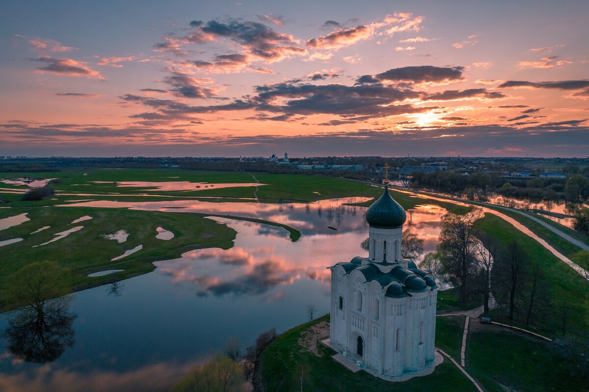 Церковь Покрова на Нерли луг