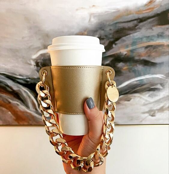 Термокружка может стать полноценным аксессуаром. Фото из Pinterest.