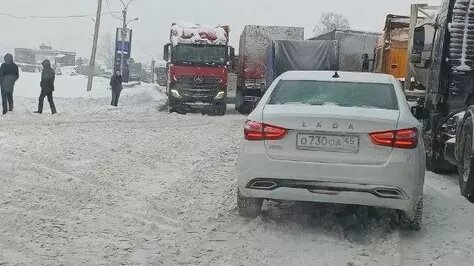 Две лесбиянки пожаловались на выгнавшего их из машины таксиста за дискриминацию